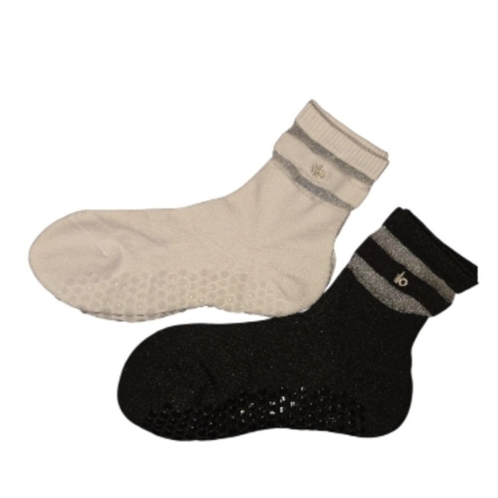 Alo Yoga Women's Pulse Grip Socks - White&Black Pair(2 For 1 Deal) - Picture 3 of 4